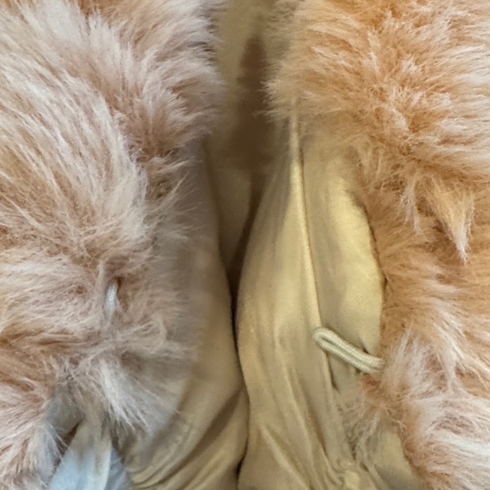 Caracilia Blush Peachy Pink Faux Fur Capelet with Front Tie - Picture 5 of 8